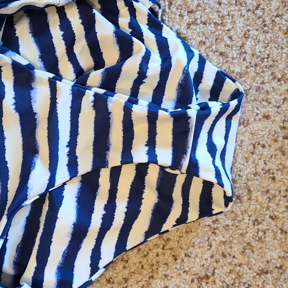 Tori Praver EUC Seafoam monokini with side cutouts - Picture 11 of 15